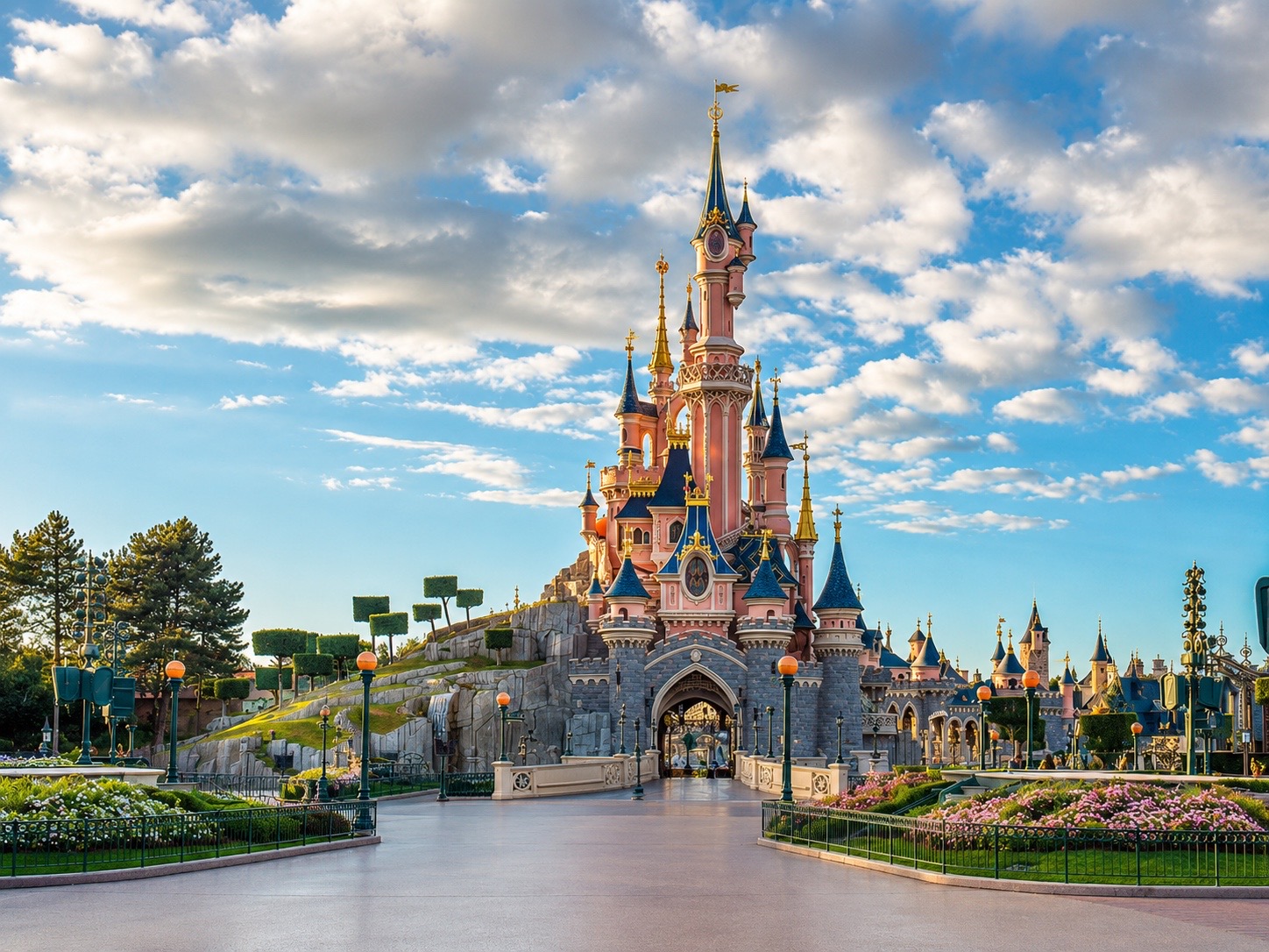 Paris to Disneyland Paris Private Transfer